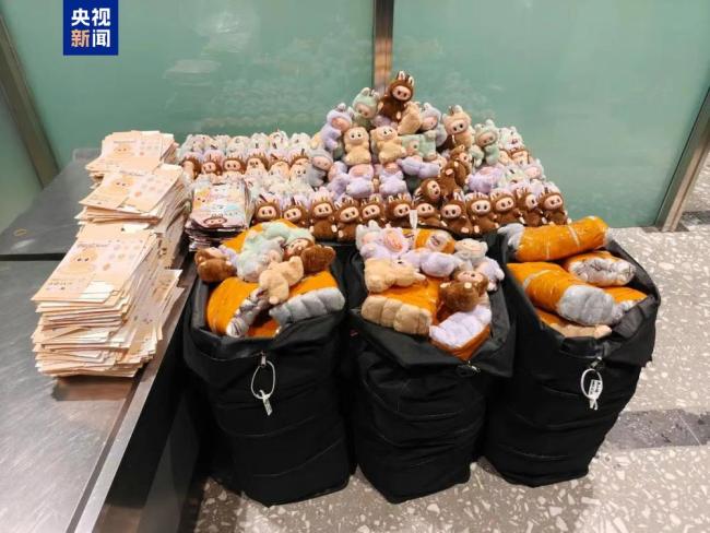 Labubu盗版泛滥钻了什么空子仿制门槛低利润高(图1)