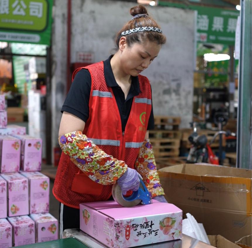上海水果出圈背后：都市土特产如何借拼多多走向全国？(图1)