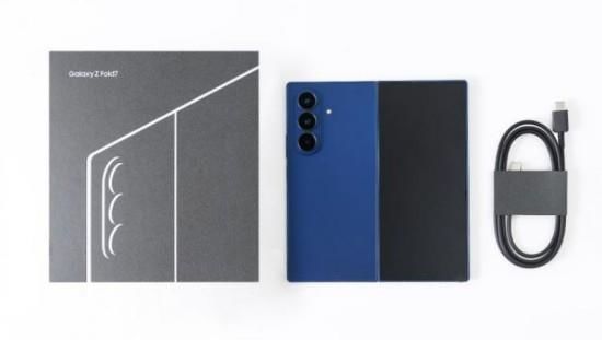 三星GalaxyZFold7：集大成之作最轻薄的ZFold系列机型(图5)