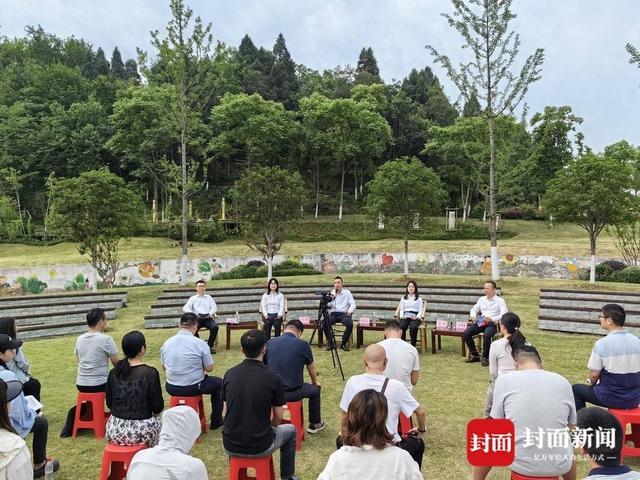 基层干部群众当“新闻发言人”四川内江首场户外新闻发布会说了啥？(图1)