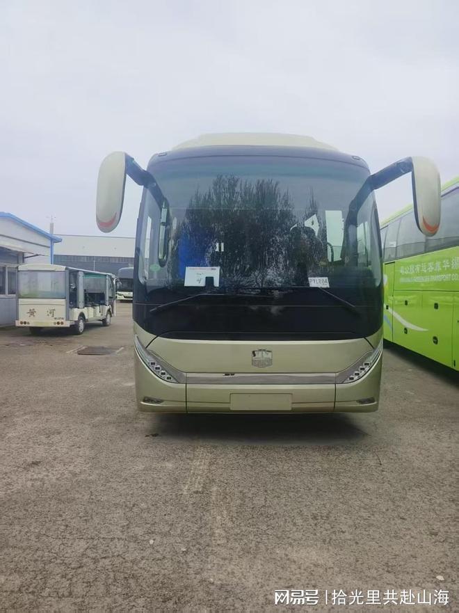 500人刷屏恩施！定制级团建曝光荆钰旅行社如何打造品质之旅？(图2)