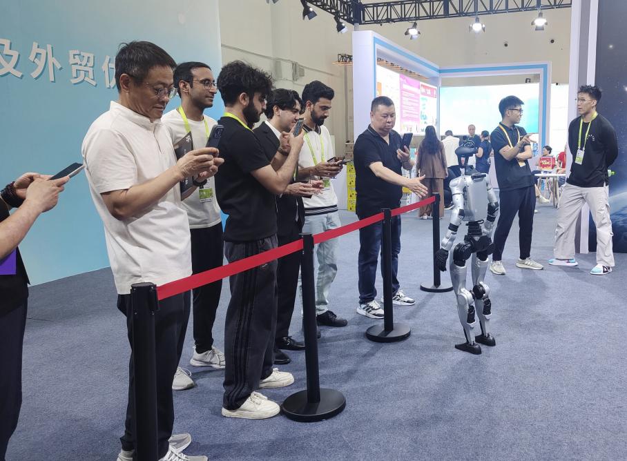 2026消博会探“新”：精品消费在“生长”(图2)